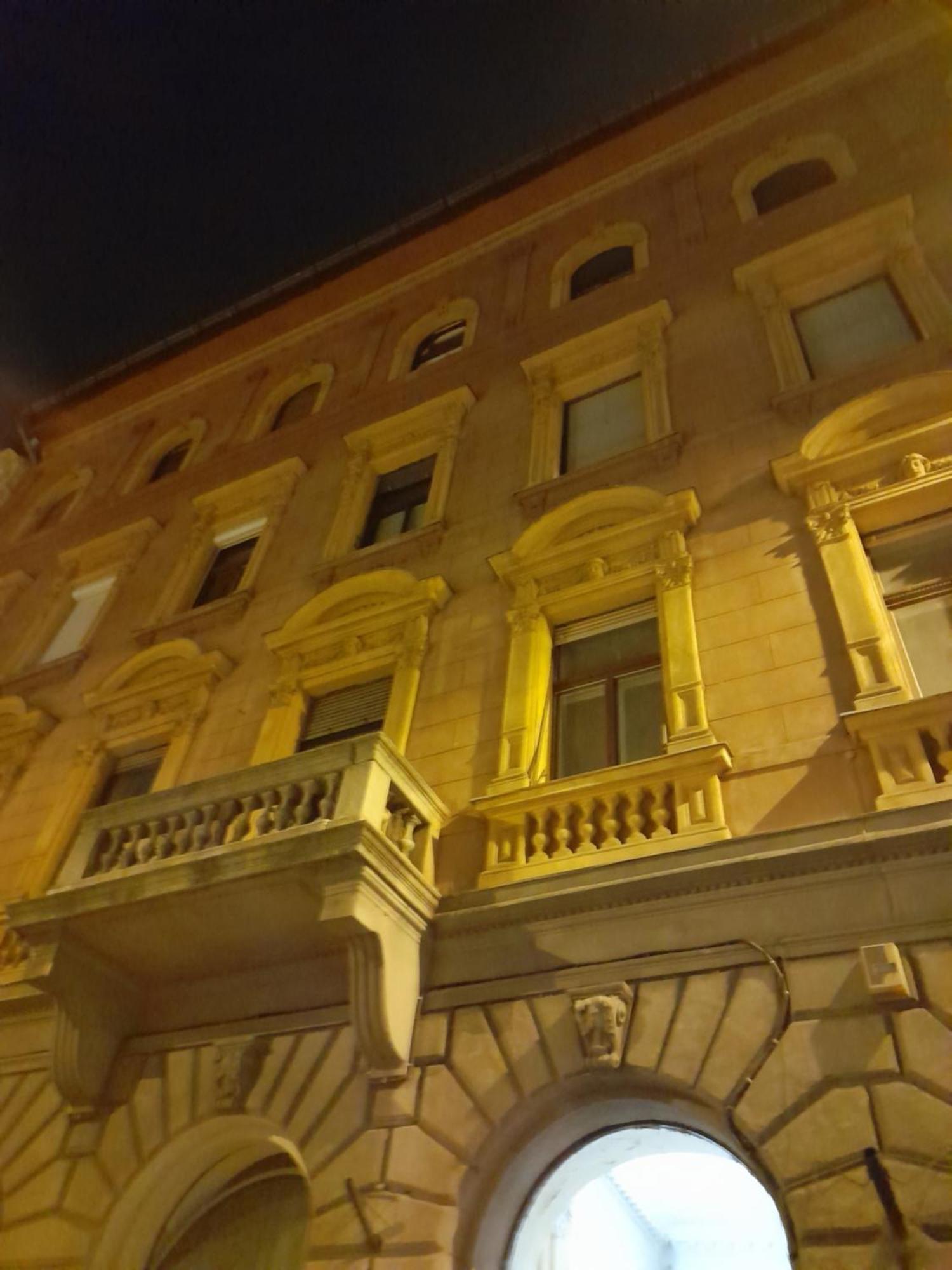 Shadowlily Budapest